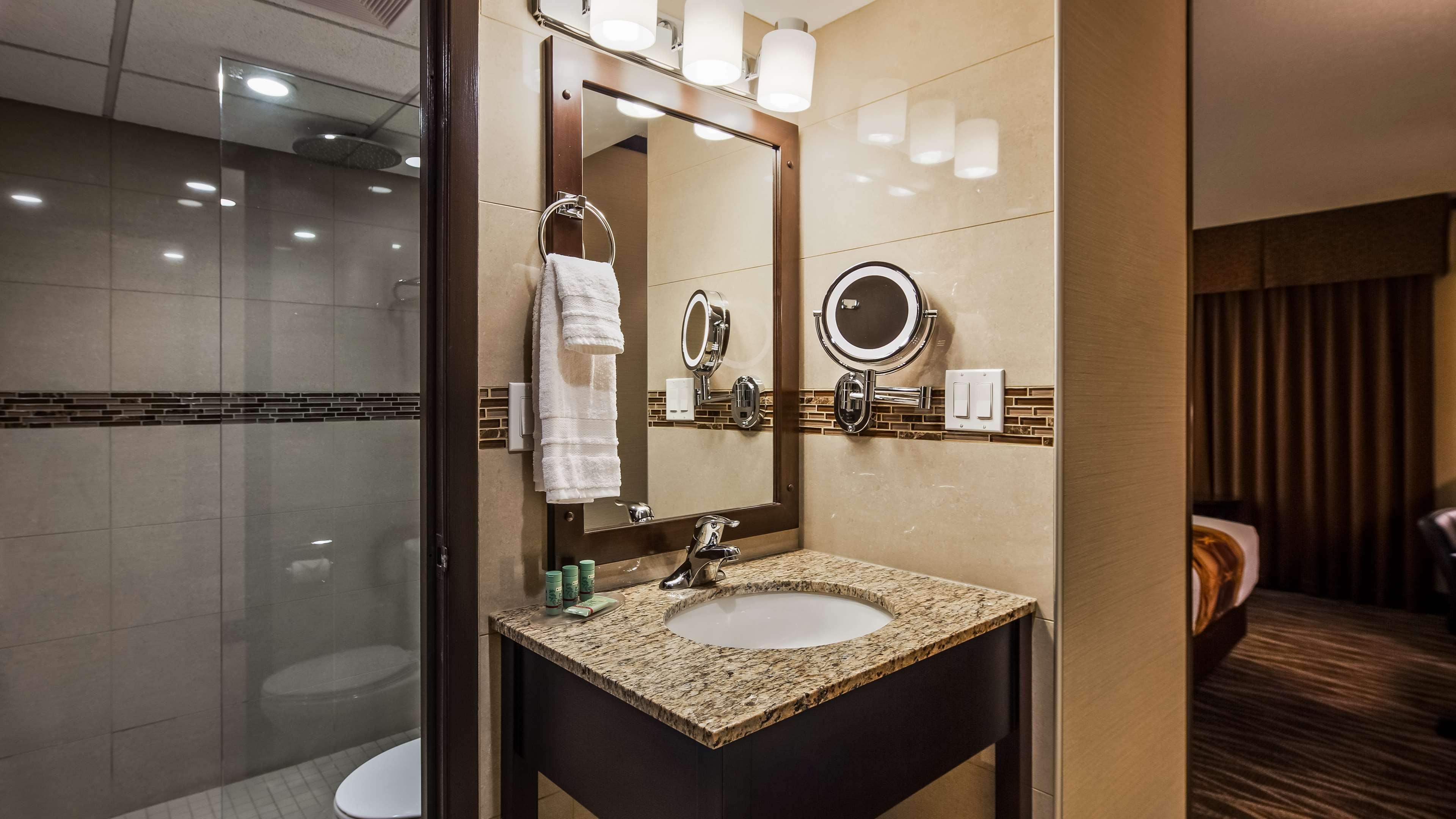 Western Wayside Hotel 3*