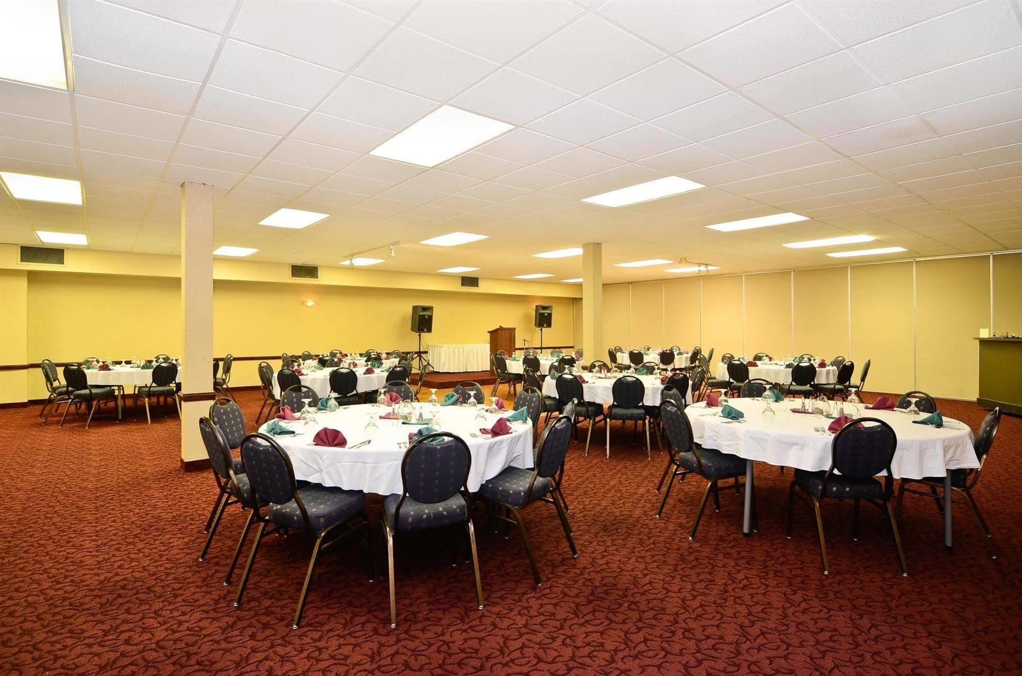 Western Wayside Hotel 3*