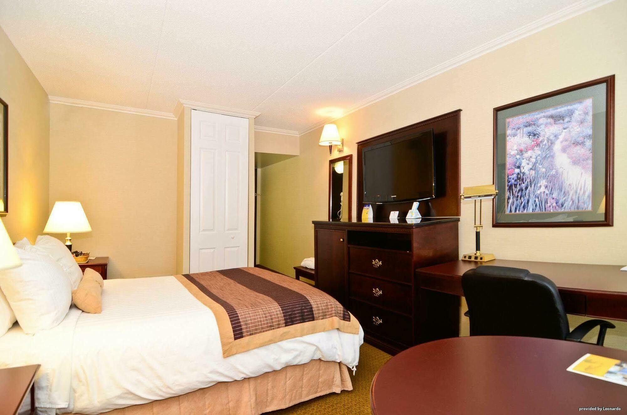 Western Wayside Hotel 3*