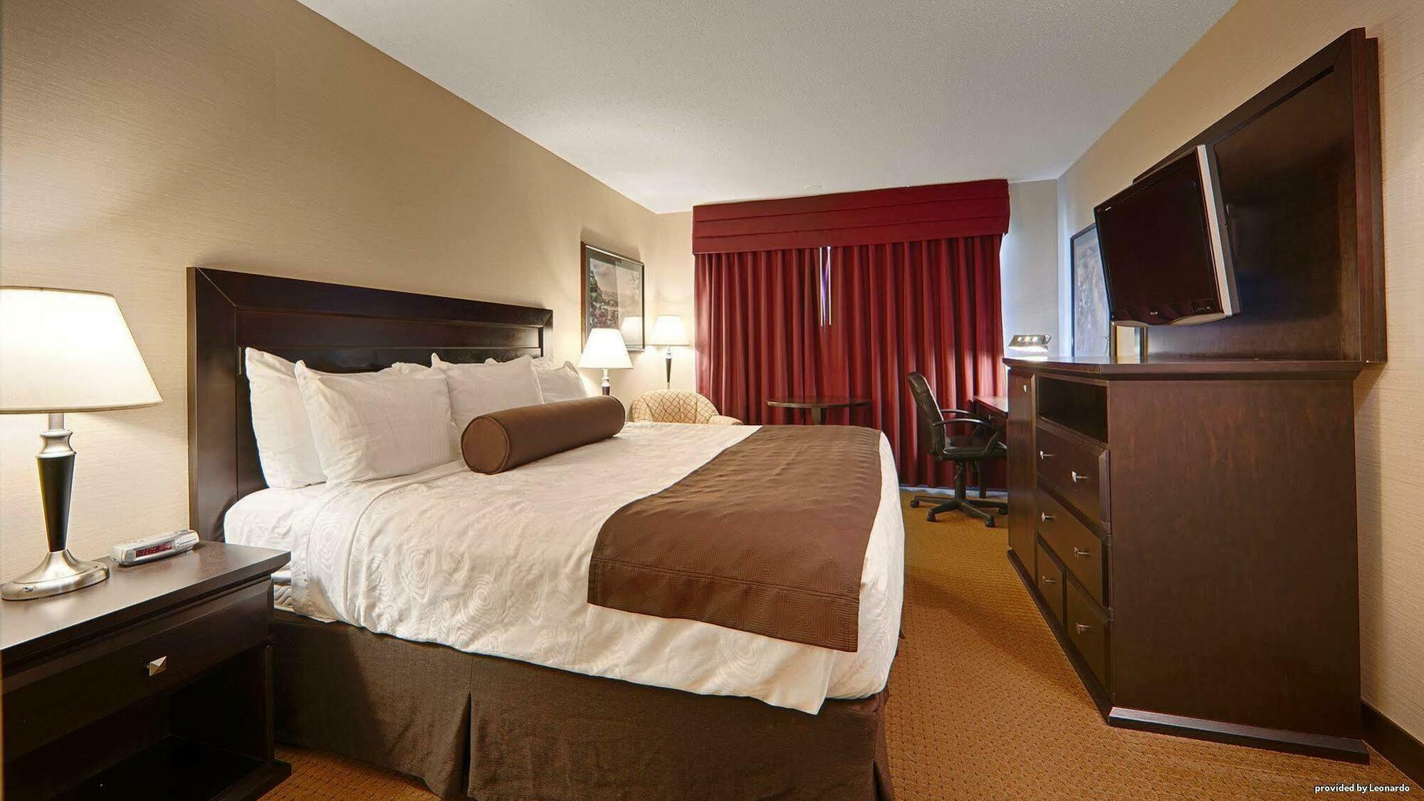 Western Wayside Hotel 3*